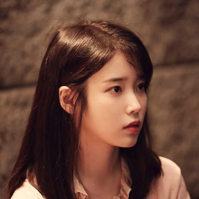 IU